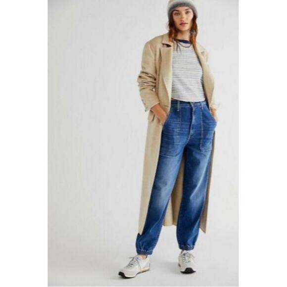 MOTHER Medium Blue Cropped Jeans - Picture 2 of 12